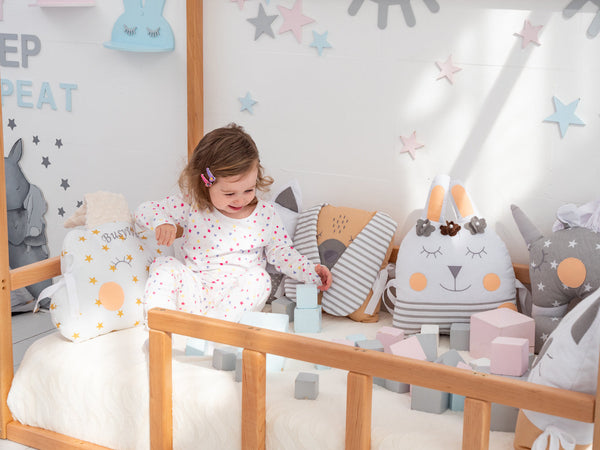 How to use the Montessori bed to stimulate the child's development