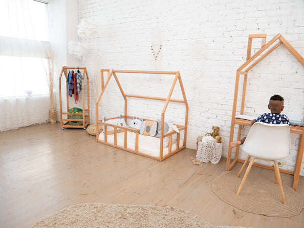 Montessori environment and its components