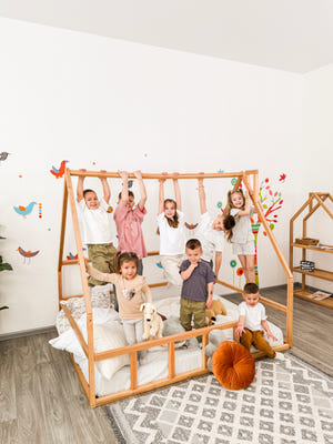 Montessori-Bodenbett für Kleinkinder - Hausbett Kinder - Kletterbett - Kinderbett (Modell 1)