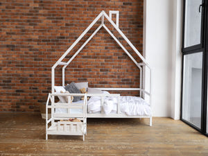 Handgefertigtes Puppenbett aus Holz