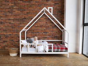 Montessori Hausbett für Kinder (Modell 15)