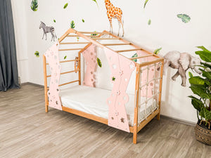Stars Kinderbett mit Beinen und Lattenrost – Montessori Kletterbett aus Holz