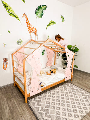Stars Kinderbett mit Beinen und Lattenrost – Montessori Kletterbett aus Holz