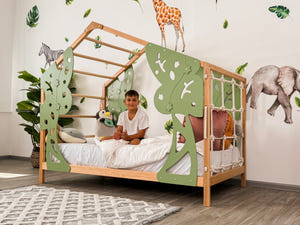 Forest Bett mit Beinen und Lattenrost – Montessori-Spielbett für Kinder