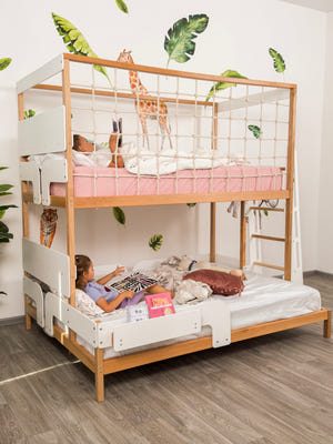 Etagenbett mit Treppe – Einzelbett oben, Doppelbett unten (Ursa Major)