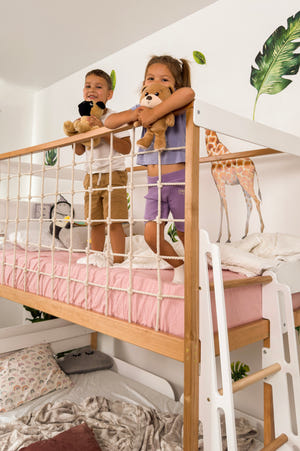Etagenbett mit Treppe – Einzelbett oben, Doppelbett unten (Ursa Major)