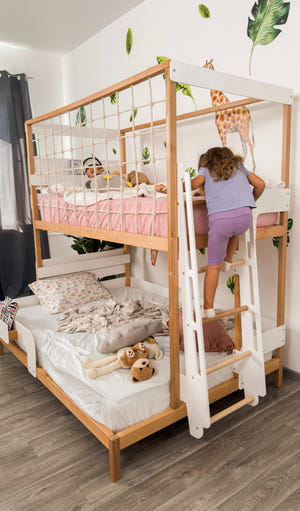 Etagenbett mit Treppe – Einzelbett oben, Doppelbett unten (Ursa Major)