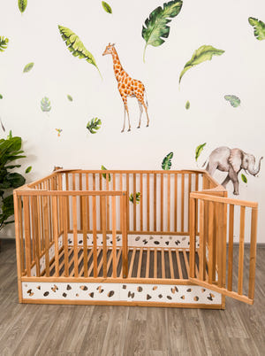 Montessori Bodenbett mit extra hohem Rausfallschutz und Lattenrost (Oasis Bett)