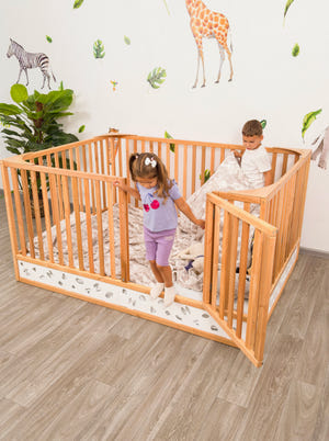 Montessori Bodenbett mit extra hohem Rausfallschutz und Lattenrost (Oasis Bett)