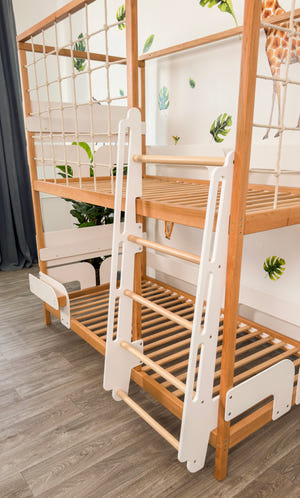 Etagenbett mit zwei gleich großen Liegeflächen (Ursa Minor Bett)