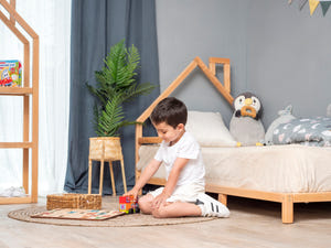 Montessori Hausbett für Kleinkinder mit Füßen (Modell 3)