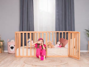 Montessori-Bodenbett mit Rausfallschutz und Lattenrost – Kinderbett für Kleinkinder aus Holz (Modell 6.3/20)
