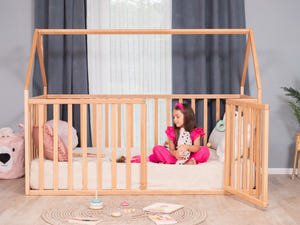 Montessori Holz-Hausbett mit Rausfallschutz, Lattenrost und Dach (Modell 21)