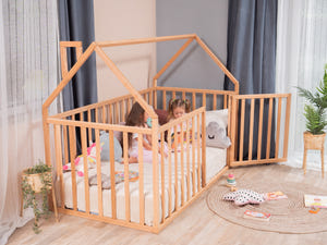Montessori Holz-Hausbett mit Rausfallschutz, Lattenrost und Dach (Modell 21)