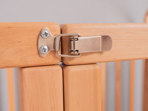 Montessori Bodenbett mit Rausfallschutz – Geborgenheit eines Babybetts auf Bodenhöhe (Modell 21)