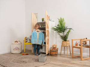 Montessori Lern-Kleiderschrank von Busywood