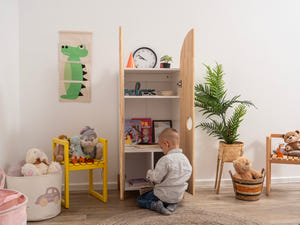 Montessori Lern-Kleiderschrank von Busywood