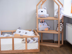 Montessori-Bodenbett mit Rausfallschutz (Modell 10)