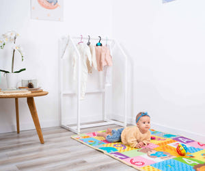 Montessori Kinder Kleiderständer aus Holz