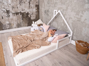 Montessori-Bodenbett mit Lattenrost (Modell 3)
